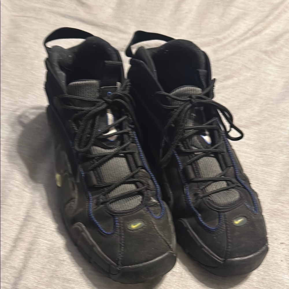 Nike Black and Blue Athletic Shoes